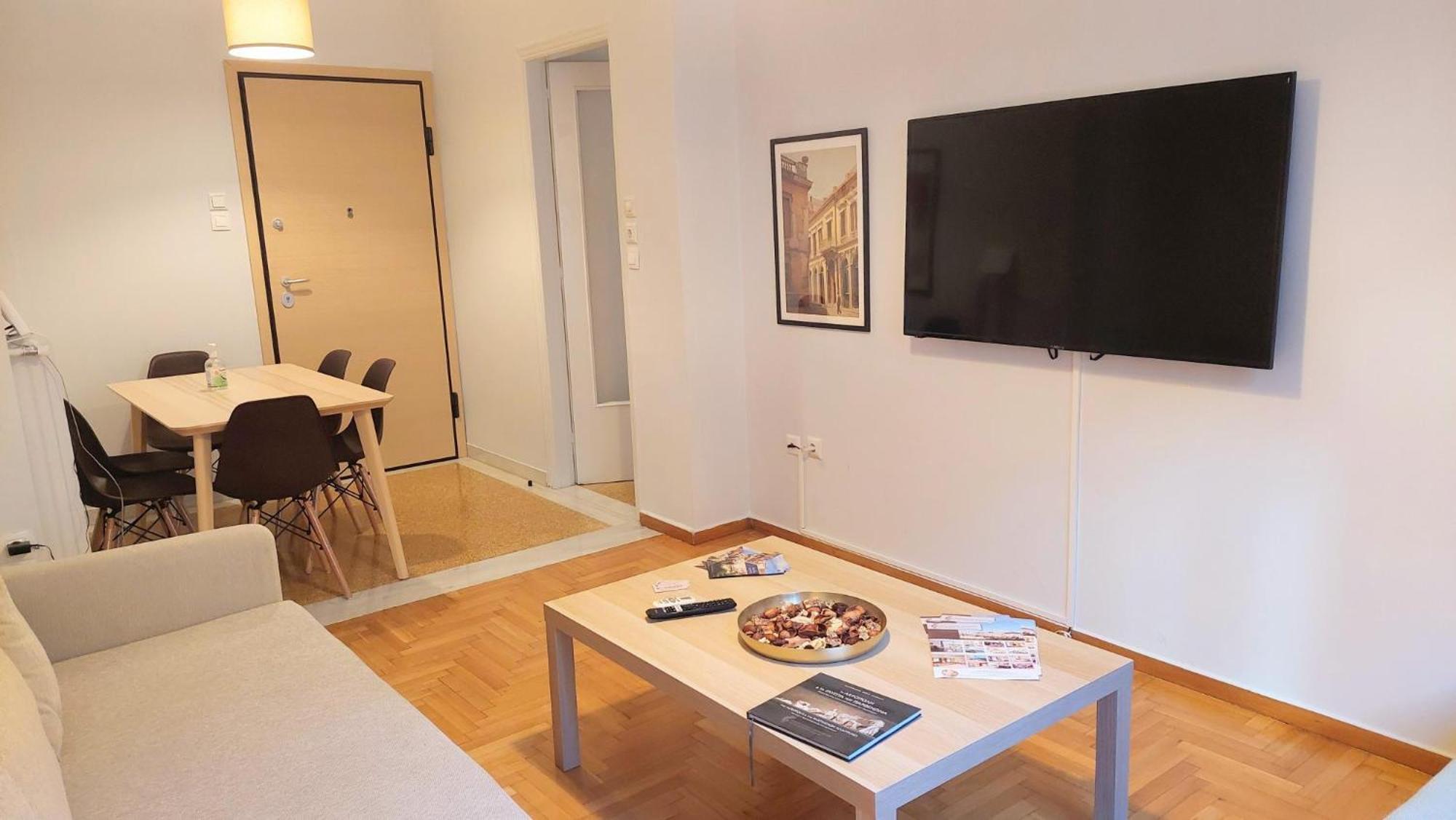 Cozy Apartment In Plaka アテネ エクステリア 写真